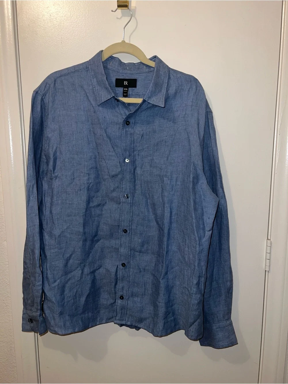 Banana Republic Men's Light Blue Linen Button-Down Shirt